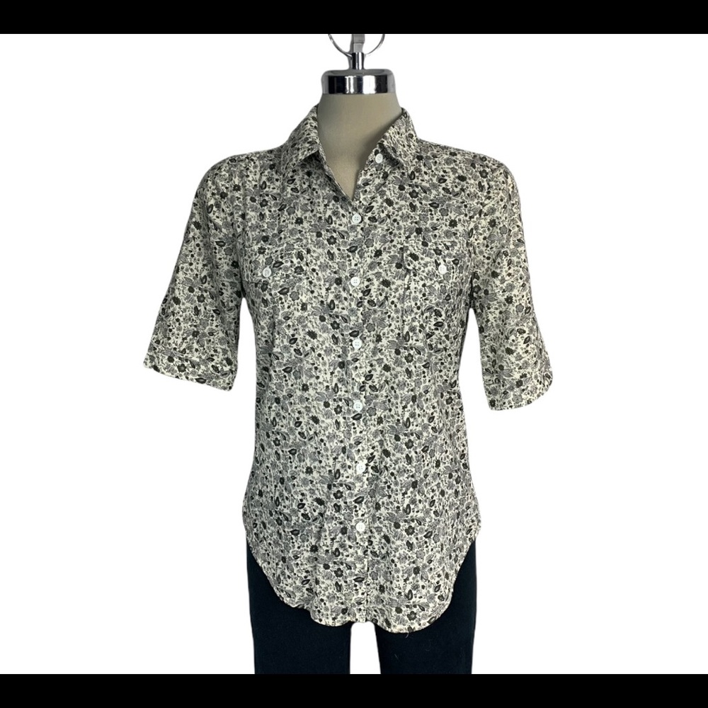 Delia’s short sleeves cotton fabric Blouse Size M